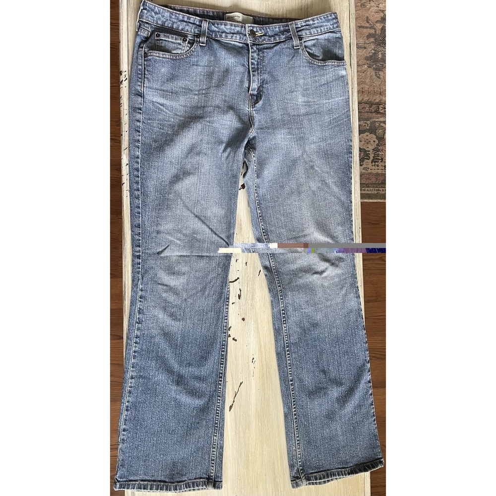 Levi Strauss Signature Women's Mid Rise Bootcut Jeans Size 18 (Measures 36x32)